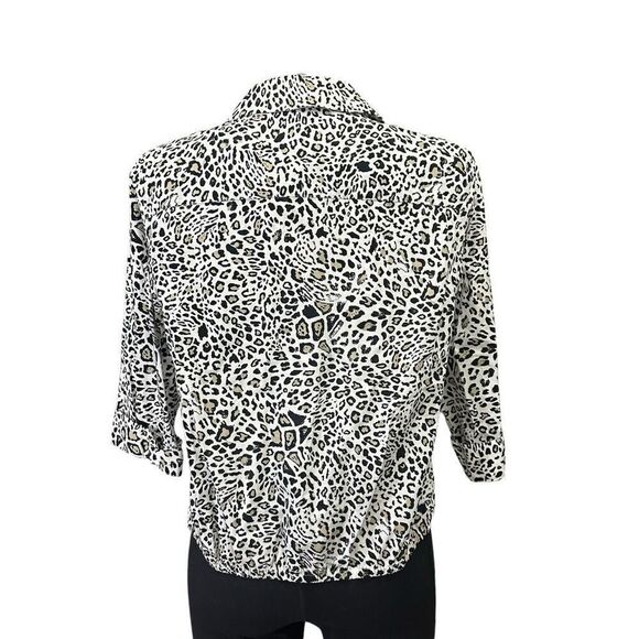 Chico’s Animal Print Button Down Tie front 3/4 Sleeve Top Wrinkle Resistant Sz S - Picture 4 of 9